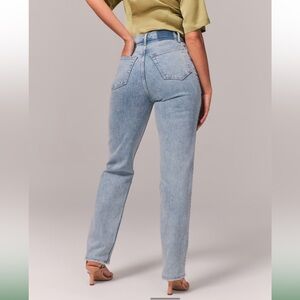 Criss-cross zipper - Curve Love high rise 90’s straight jean